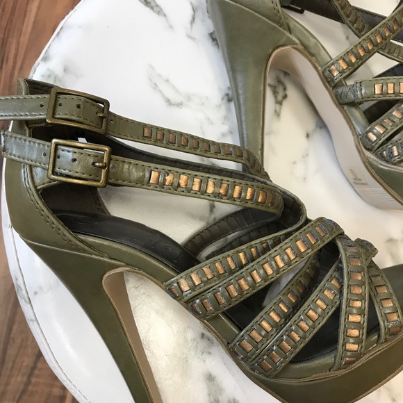 ‼️ Olive Green Open Toe Strappy Sandal Heels Tan - Picture 3 of 4